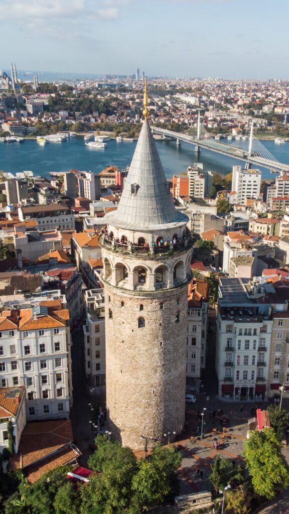 Turquía y Dubái Turquía clásica y Dubái: un viaje que une historia, cultura y modernidad