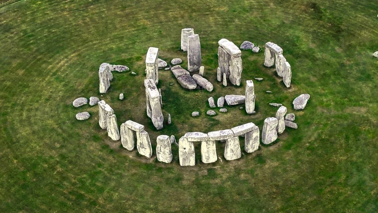 STONEHENGE1